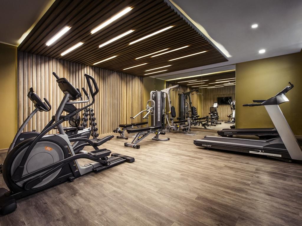 Metropolis Suites Bangkok, Tapestry Collection By Hilton Exterior photo