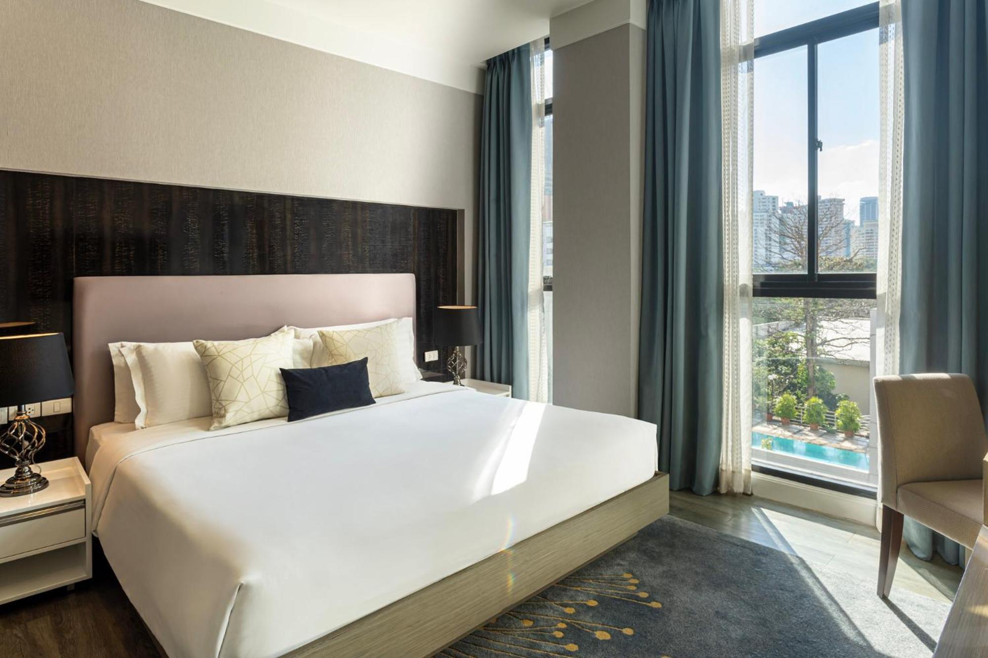 Metropolis Suites Bangkok, Tapestry Collection By Hilton Exterior photo