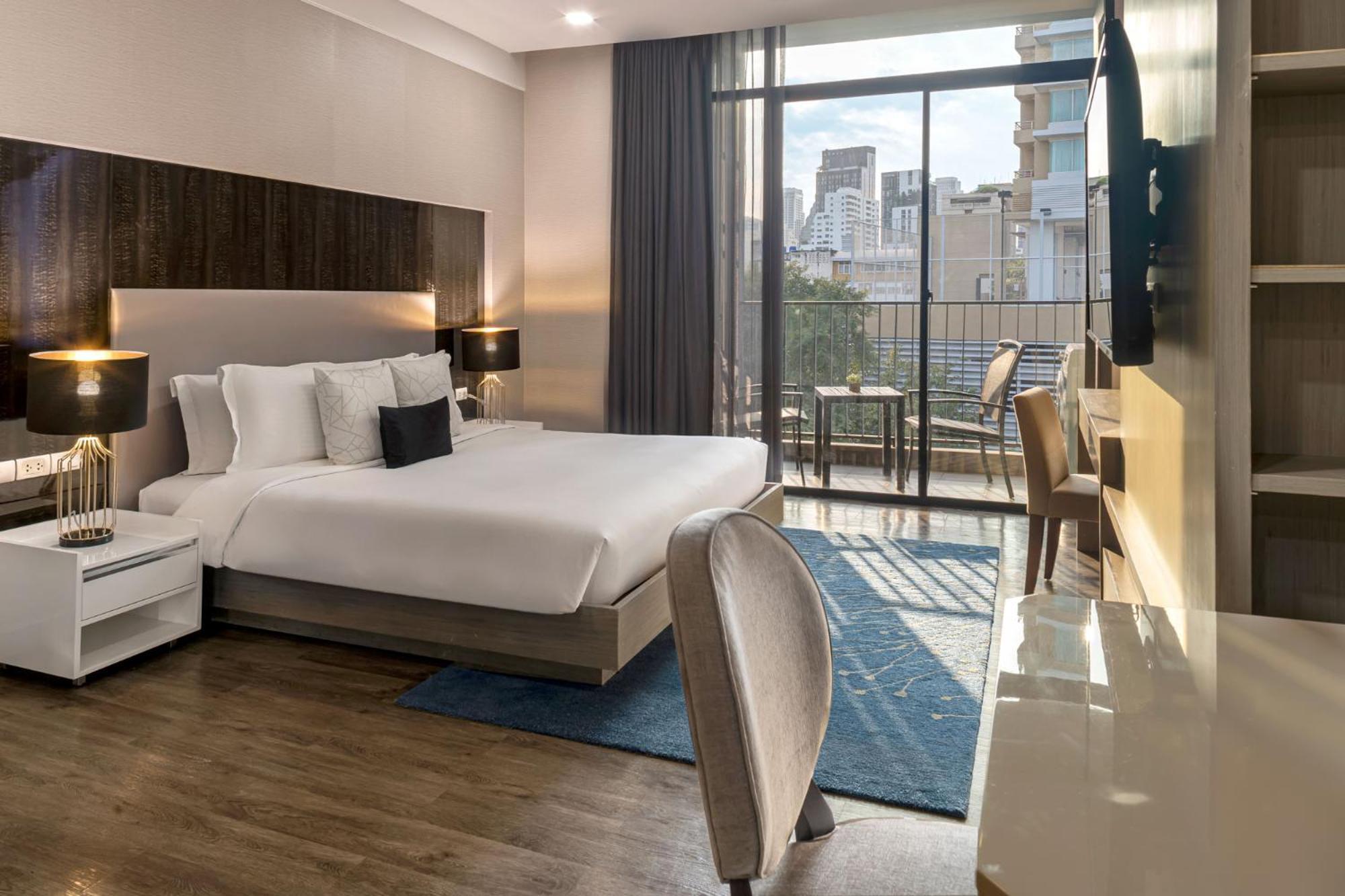 Metropolis Suites Bangkok, Tapestry Collection By Hilton Exterior photo