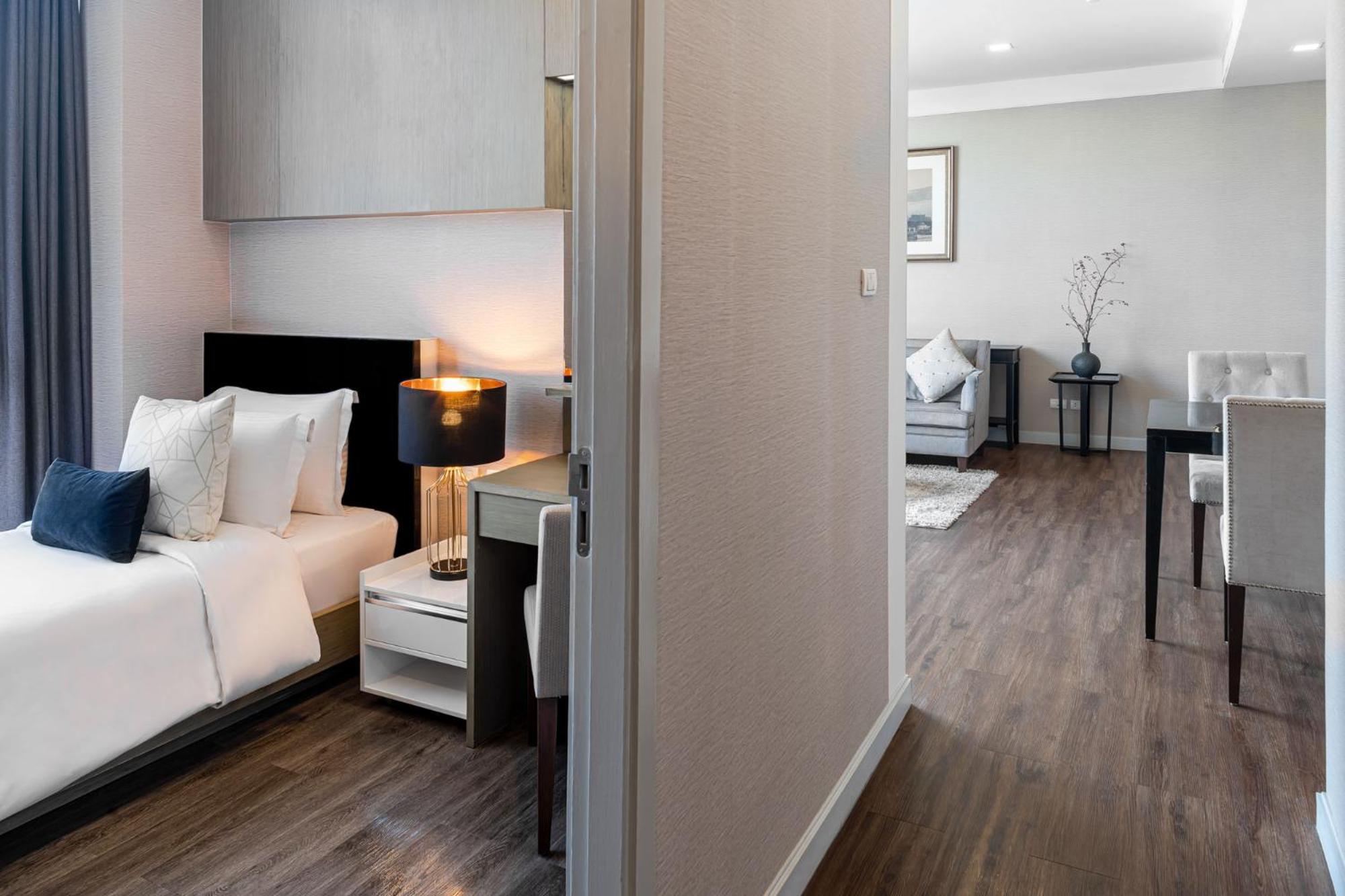 Metropolis Suites Bangkok, Tapestry Collection By Hilton Exterior photo