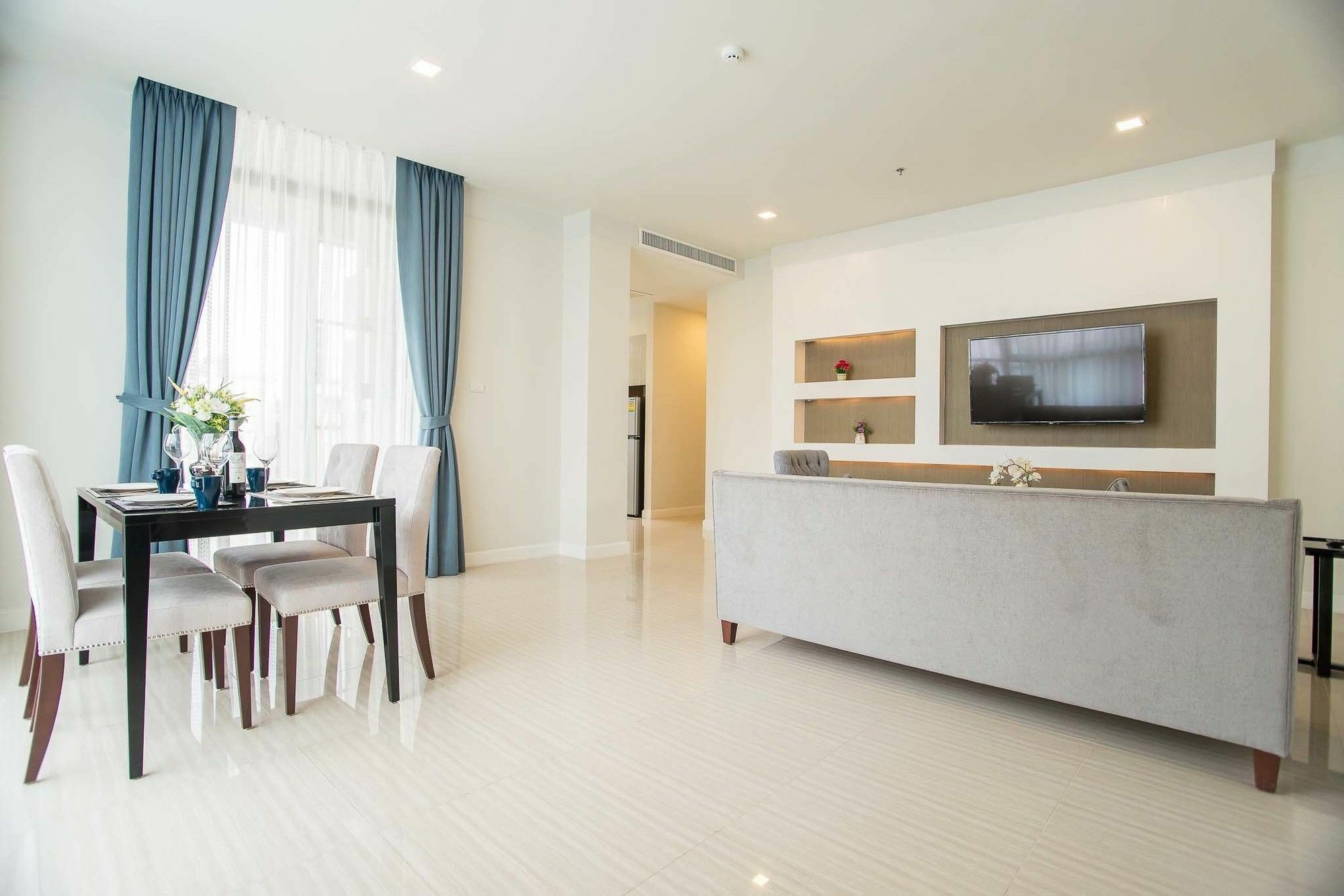 Metropolis Suites Bangkok, Tapestry Collection By Hilton Exterior photo