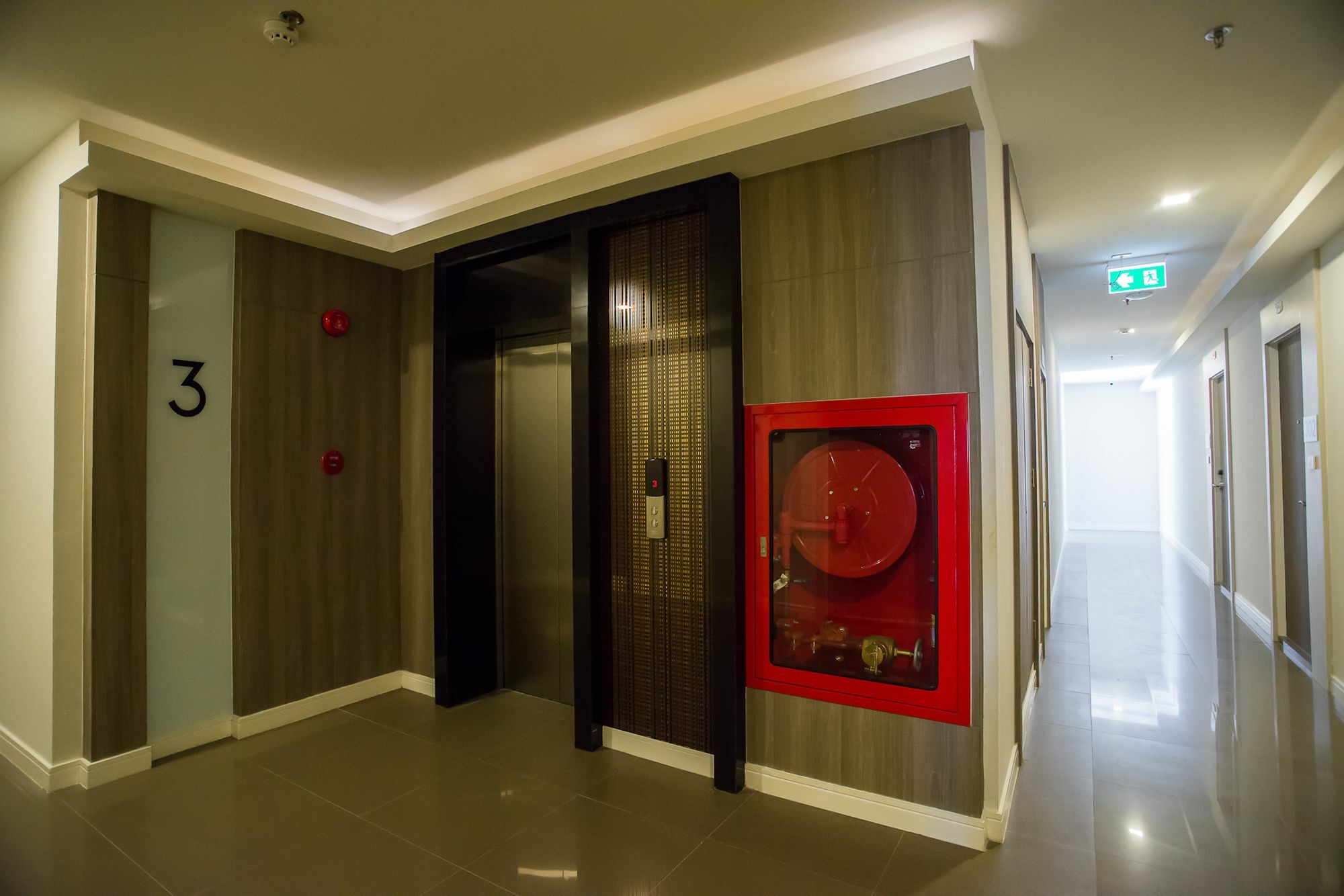 Metropolis Suites Bangkok, Tapestry Collection By Hilton Exterior photo