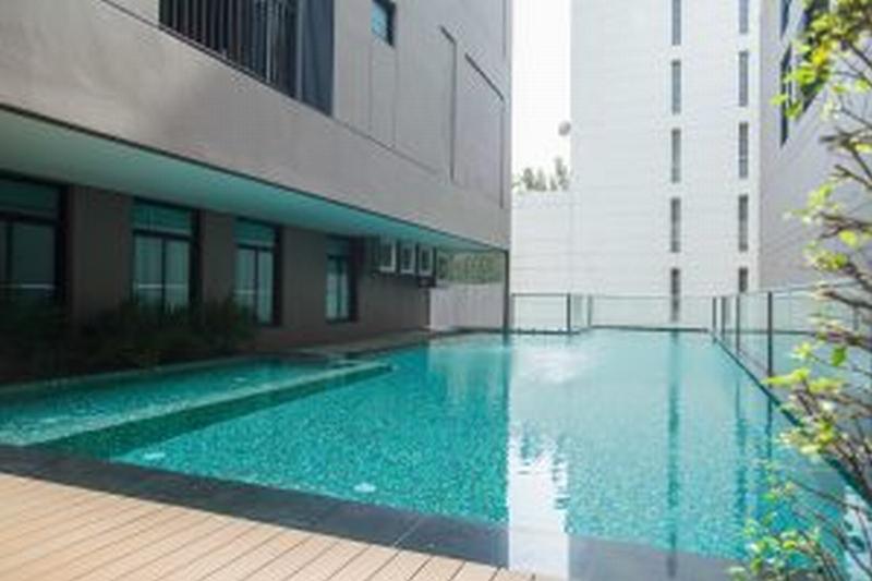Metropolis Suites Bangkok, Tapestry Collection By Hilton Exterior photo
